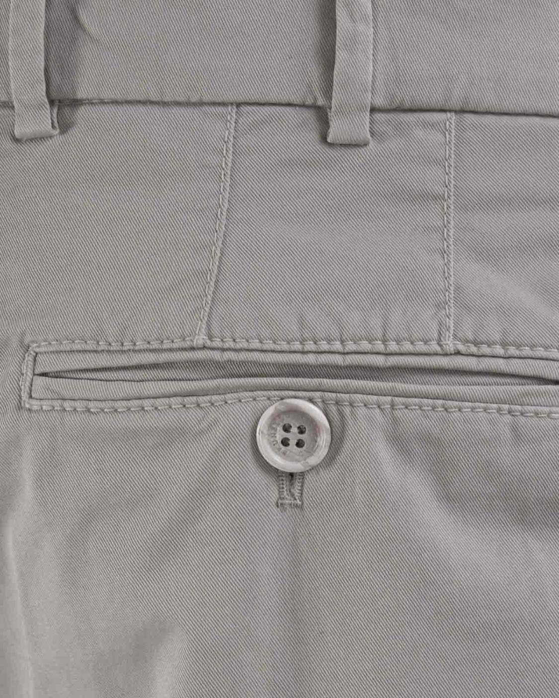 shop BRUNELLO CUCINELLI Saldi Pantalone: Brunello Cucinelli pantaloni in cotone.
Chiusura con zip, bottone e controbottoni.
Tasche frontali.
Tasche posteriori a filo con bottone.
Lunghezza alla caviglia.
Vestibilità regolare.
Composizione: 100% cotone.
Fabbricato in Italia.. M289LI1770-C6233 number 6700997